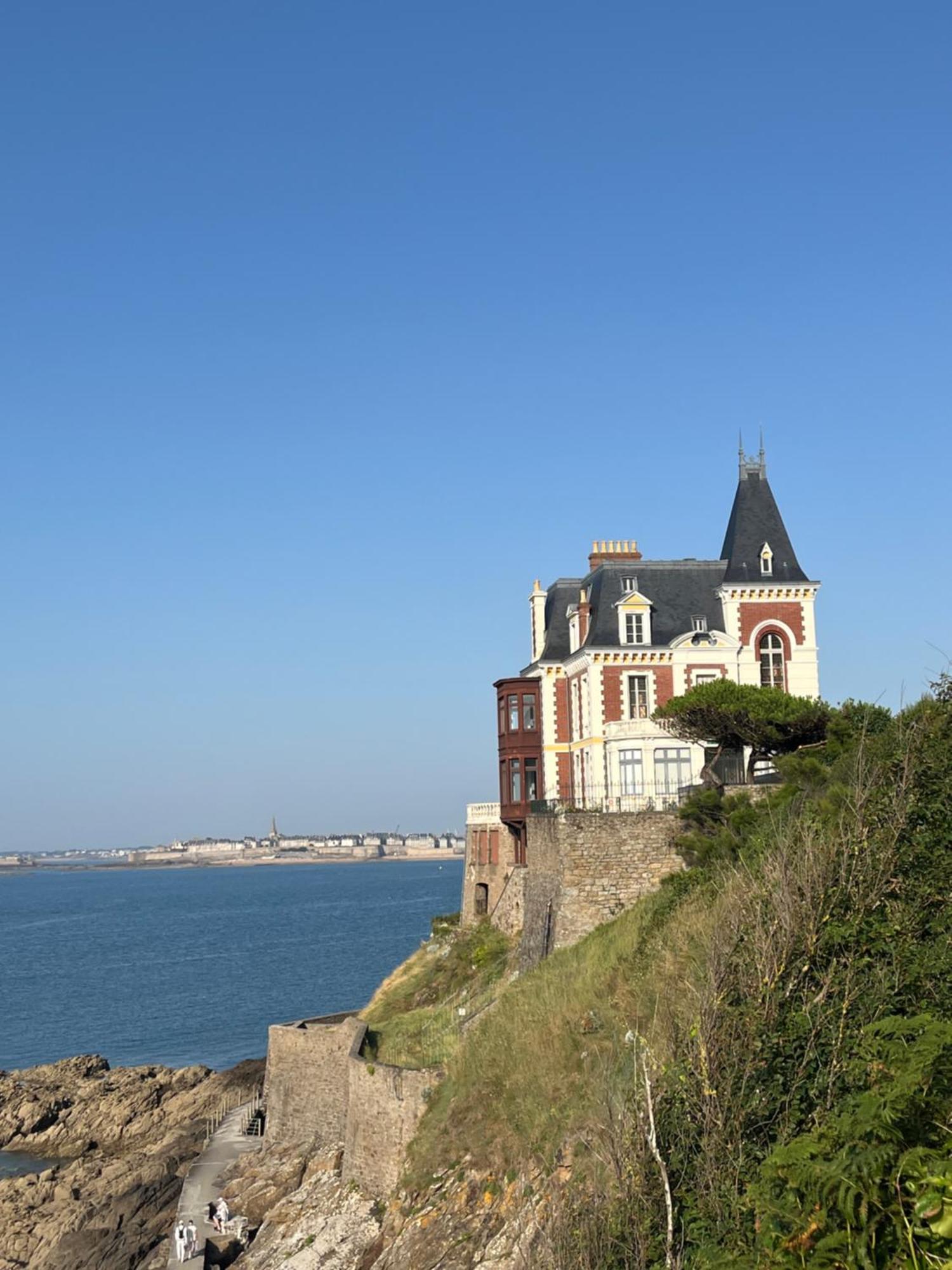Jolie Maison Bord De Mer Dinard Bagian luar foto